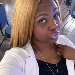 Meet your Posher, Maxine